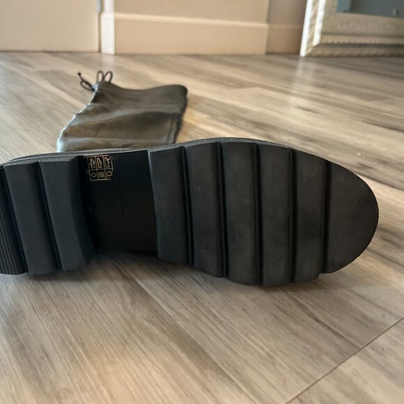 Stuart Weitzman Lowland Ultra Lift Over the Knee Boots size 10 - Picture 5 of 7